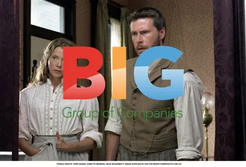 Annette Benning and Dean McDermott