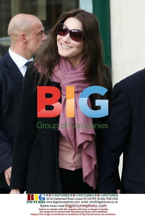 Sarkozy and Bruni reportedly wed in Paris
