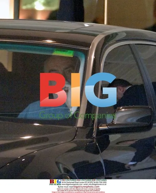 Sean Connery Struggles to Enter Car