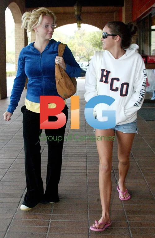 Britney Spears Shopping with Jamie Lynn