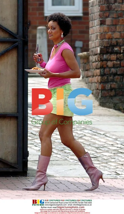 Tupelle Dorgu on Coronation Street Set