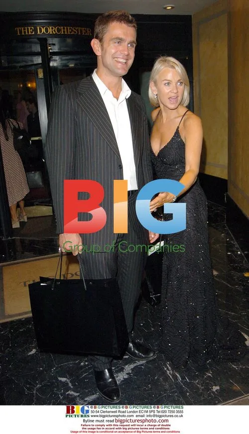 Bill's stars leave TV Awards 2005