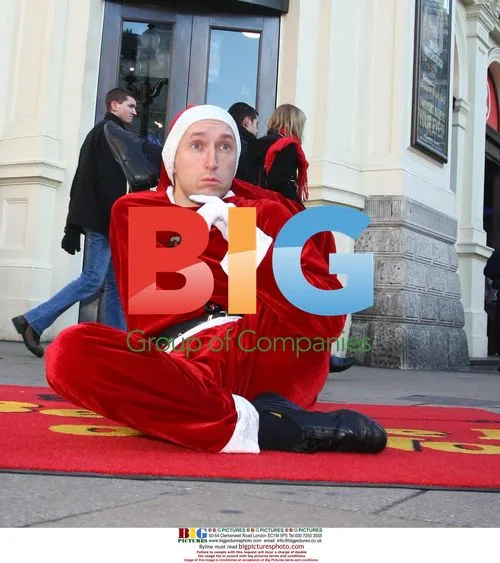 Santa, Miss Santa and Christmas Acts at Ripley's London