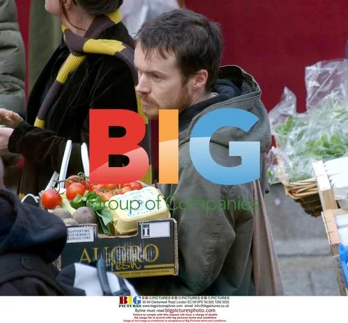 Damian Rice buys organic veg in Dublin