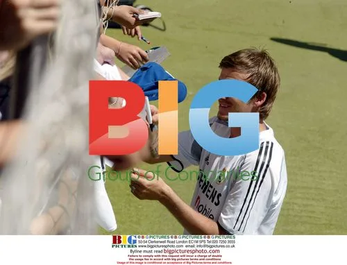 Beckham and Casillas Play-Fighting at Real Madrid Training