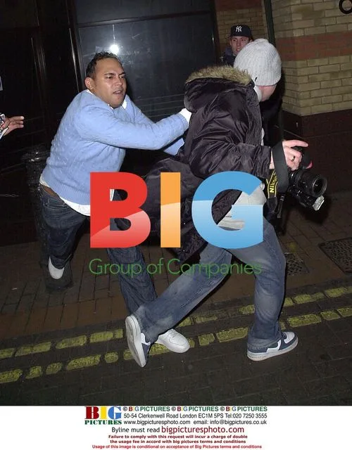Kieron Dyer Confronts Paparazzi in London