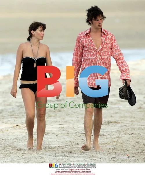 Sadie Frost and boyfriend stroll on beach