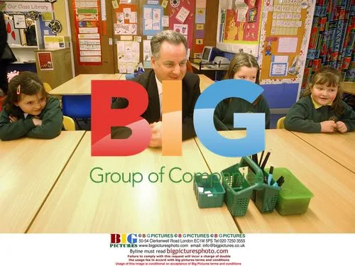 First Minister Jack McConnell visits Knightsbridge Primary School