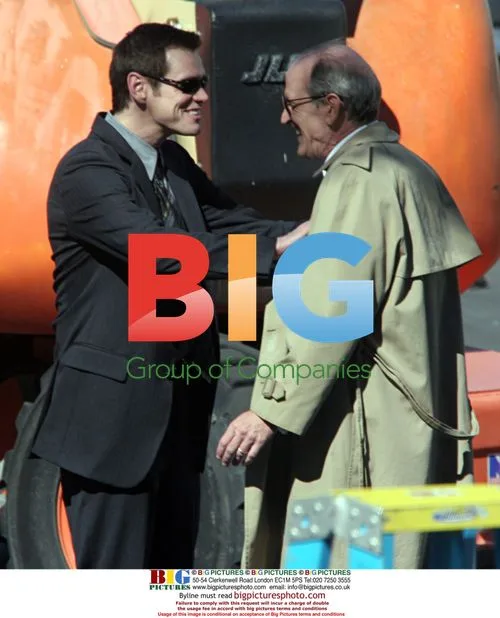 Jim Carrey on Fun With Dick & Jane set