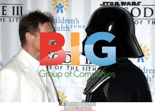 LIAM NEESON & DARTH VADER at 'Star Wars' Premiere
