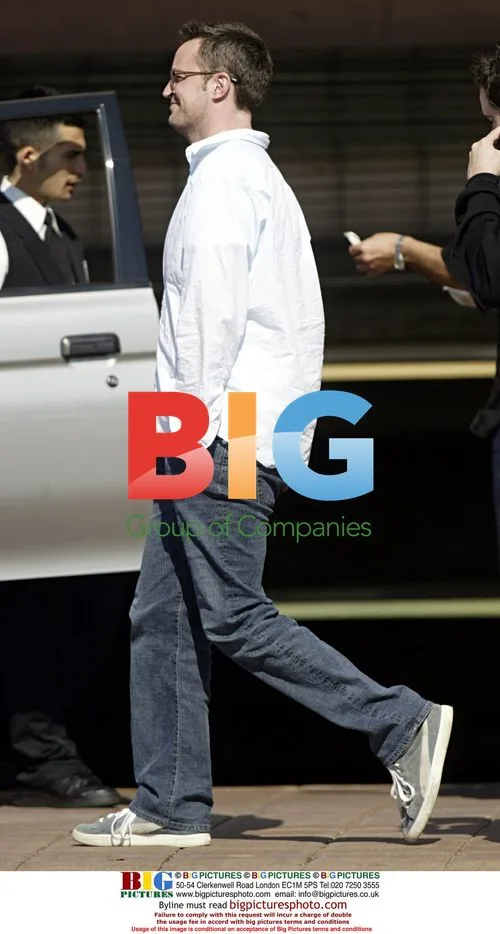 Matthew Perry Outside the Ivy Restaurant