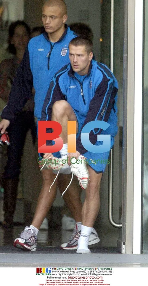 Michael Owen leaves England hotel