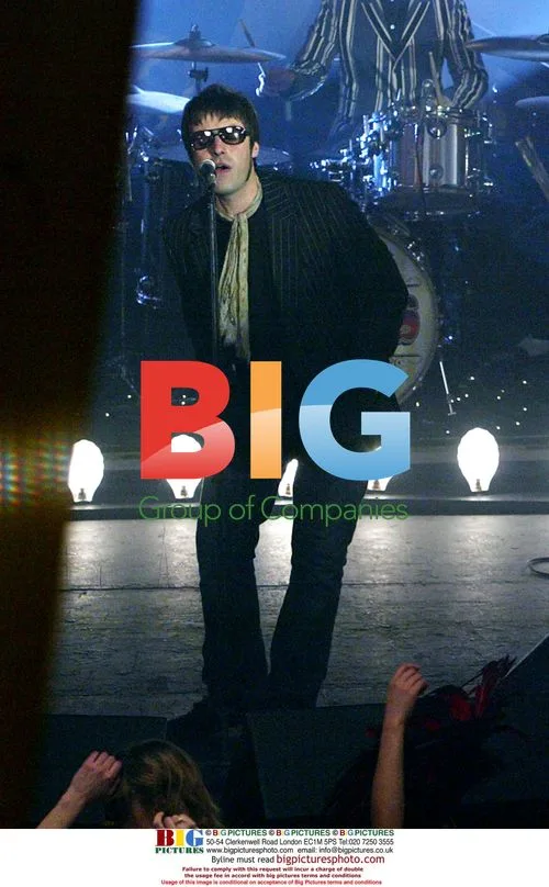 Oasis filming new video in London church