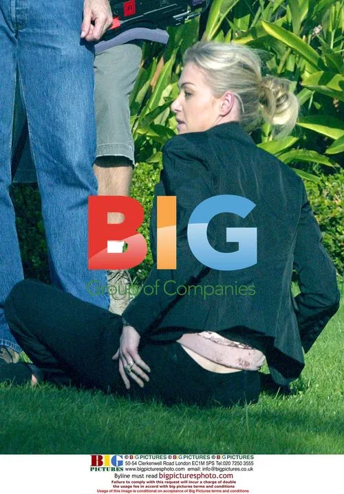 Portia de Rossi on the set of 'Arrested Development'