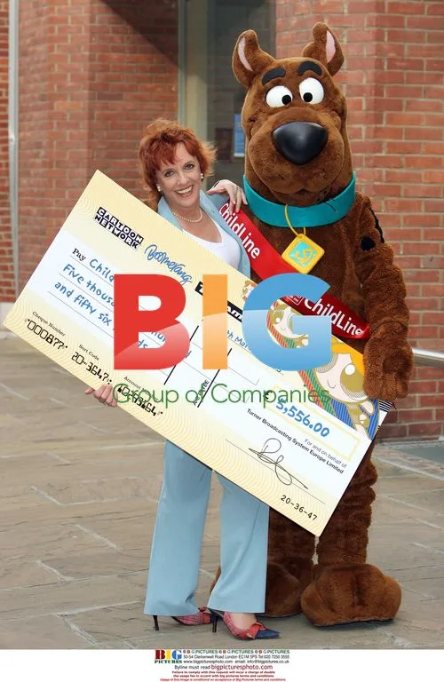 Esther Rantzen with Scooby Doo at ChildLine Donation