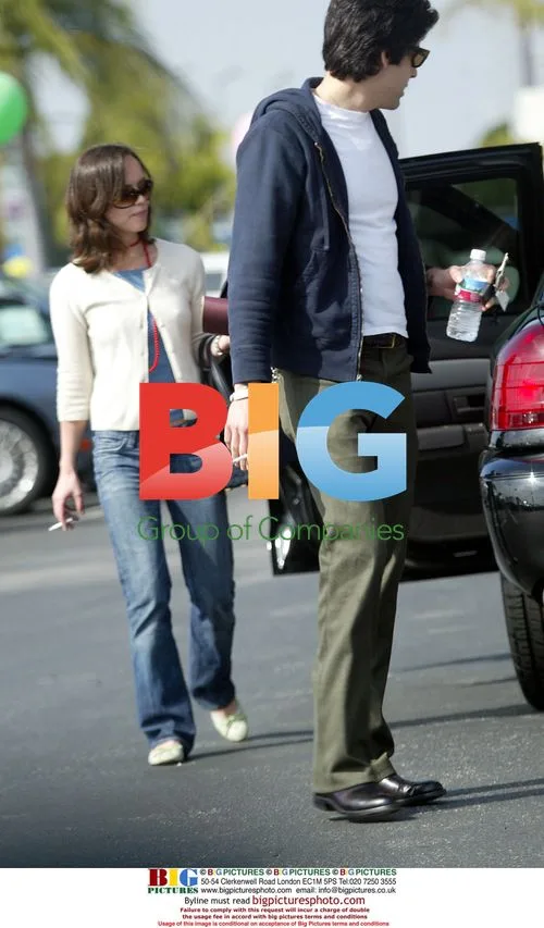 Christina Ricci and Adam Goldberg car shopping