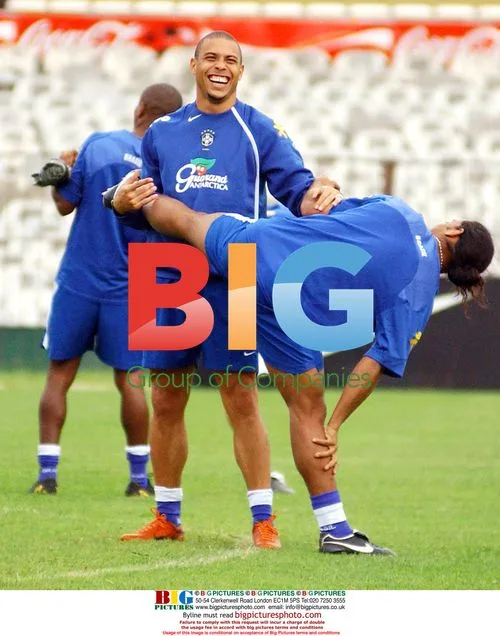 Ronaldo and Ronaldinho Training for Brazil